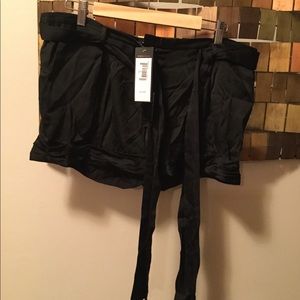 Vintage Silky BCBG MaxAzria Women’s Shorts